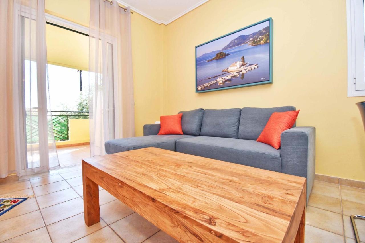 Apartmán Pebbles And Sea At Barbati With Shared Pool Exteriér fotografie