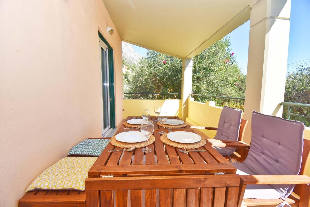 Apartmán Pebbles And Sea At Barbati With Shared Pool Exteriér fotografie